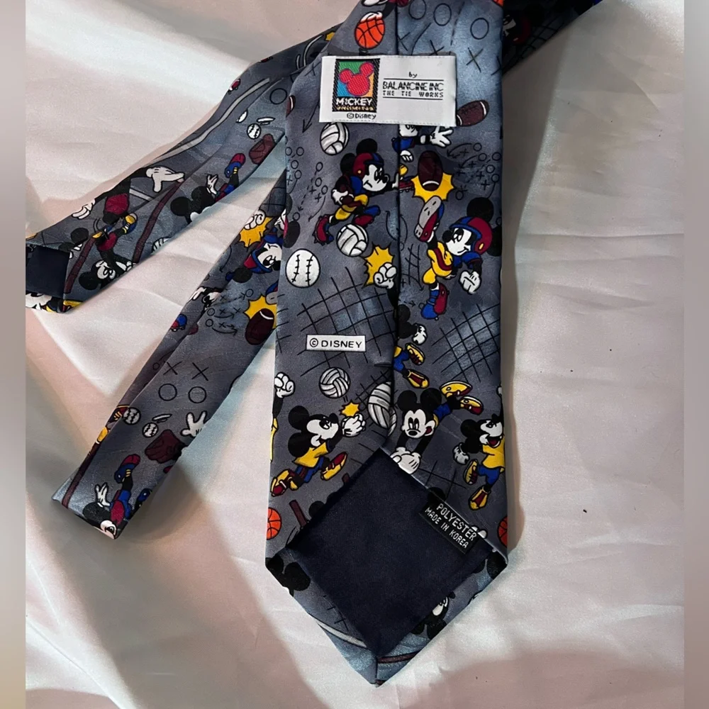 DISNEY Mickey Tie Unlimited SPORTS. The Tie Works 100% Polyester NEW
